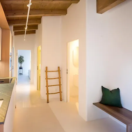 Penthouse N'1 - Balcony, Sauna & Whirlpool Access