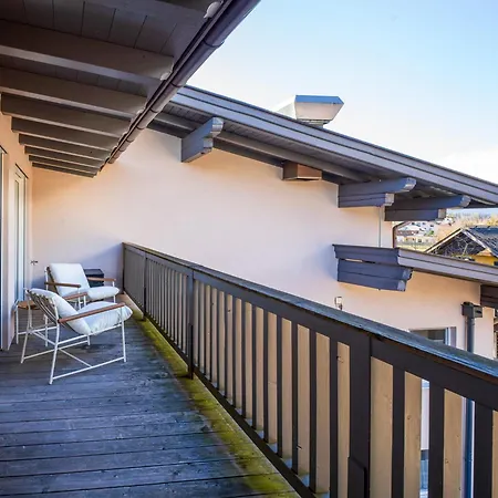 Penthouse N'1 - Balcony, Sauna & Whirlpool Access Feriehus