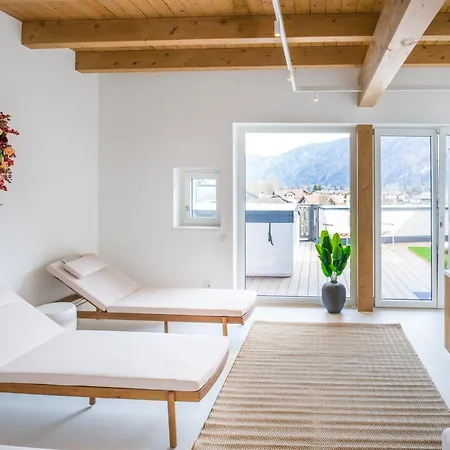 Penthouse N'1 - Balcony, Sauna & Whirlpool Access