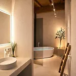 Penthouse N'1 - Balcony, Sauna & Whirlpool Access